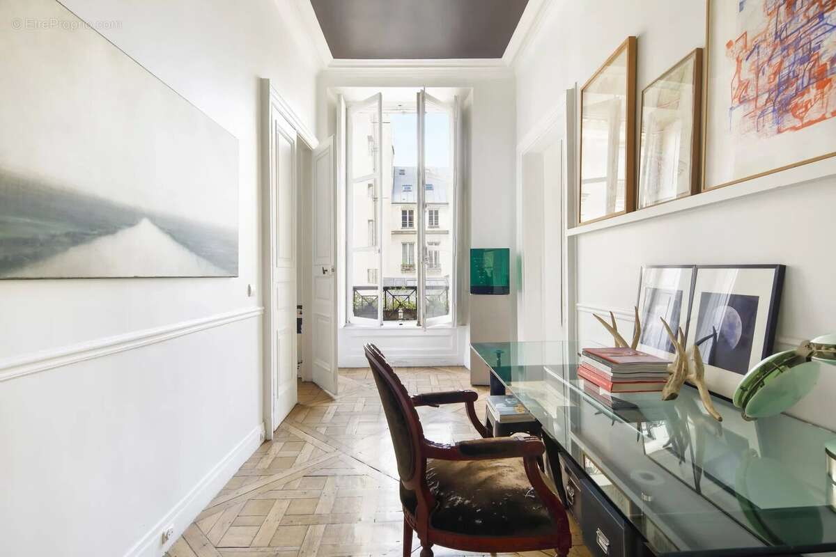 Appartement à PARIS-3E