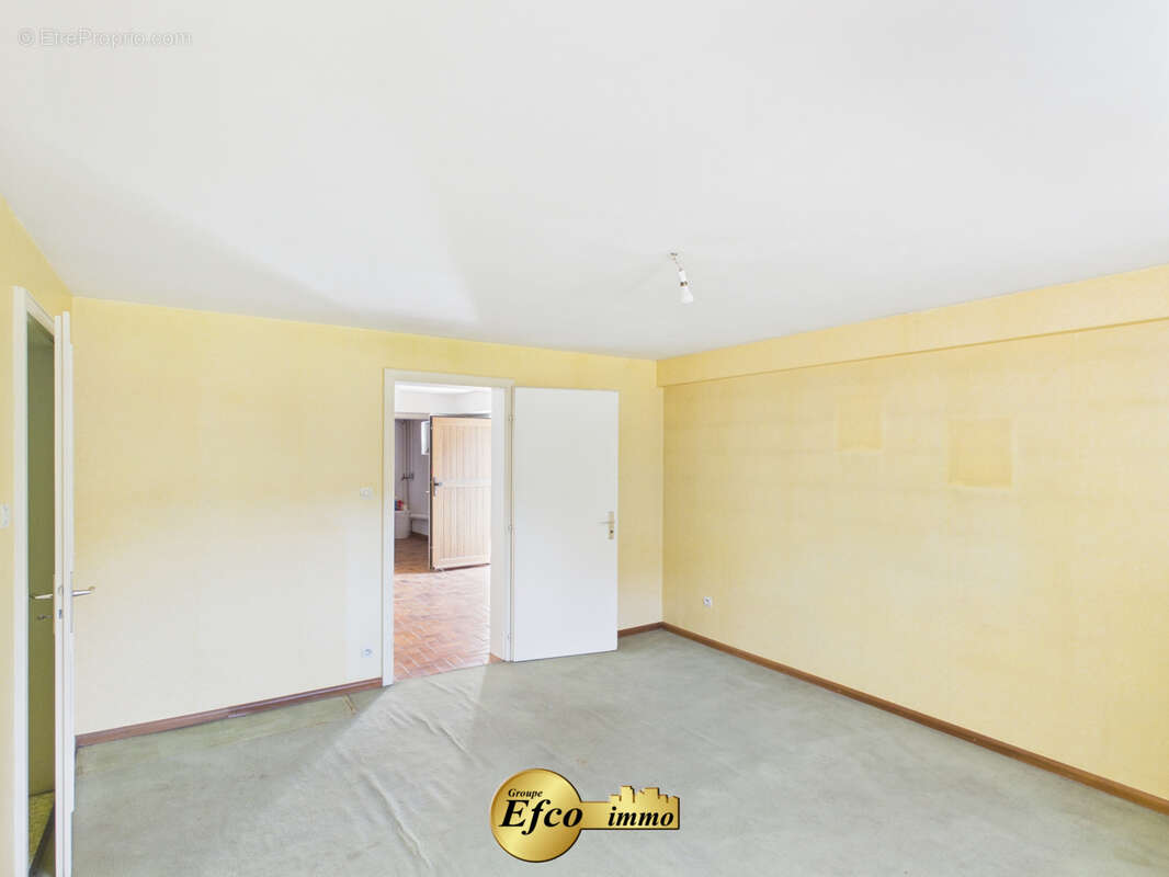 Rare à Pfastatt, maison de plain-pied, Île-de-France, 7 pièces 180 m2 sur 8 ares de terrain avec possibilté ac - photo 12