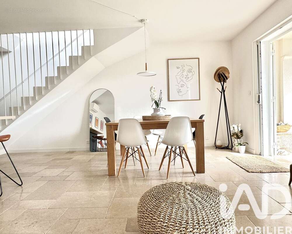 Photo 6 - Maison à LE CASTELLET