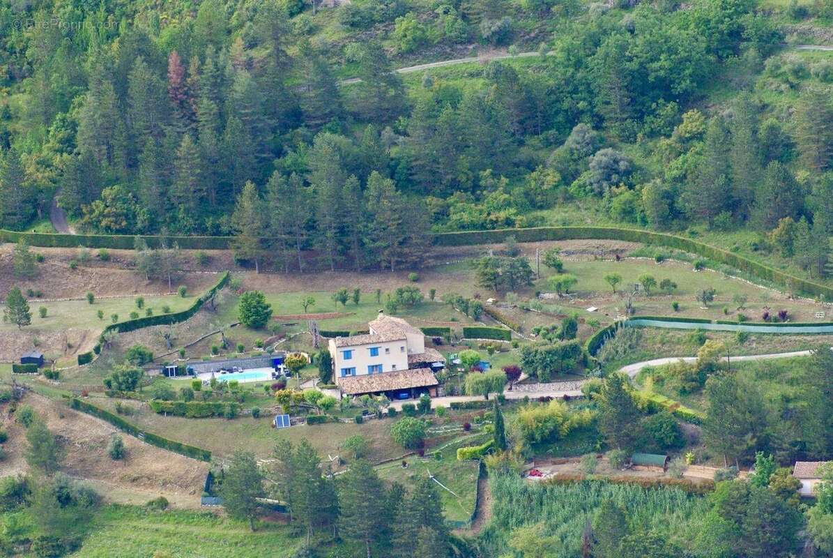 Maison à PUGET-THENIERS