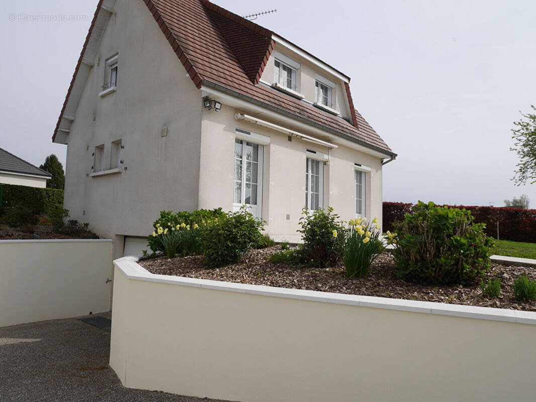 Maison à BOUVILLE