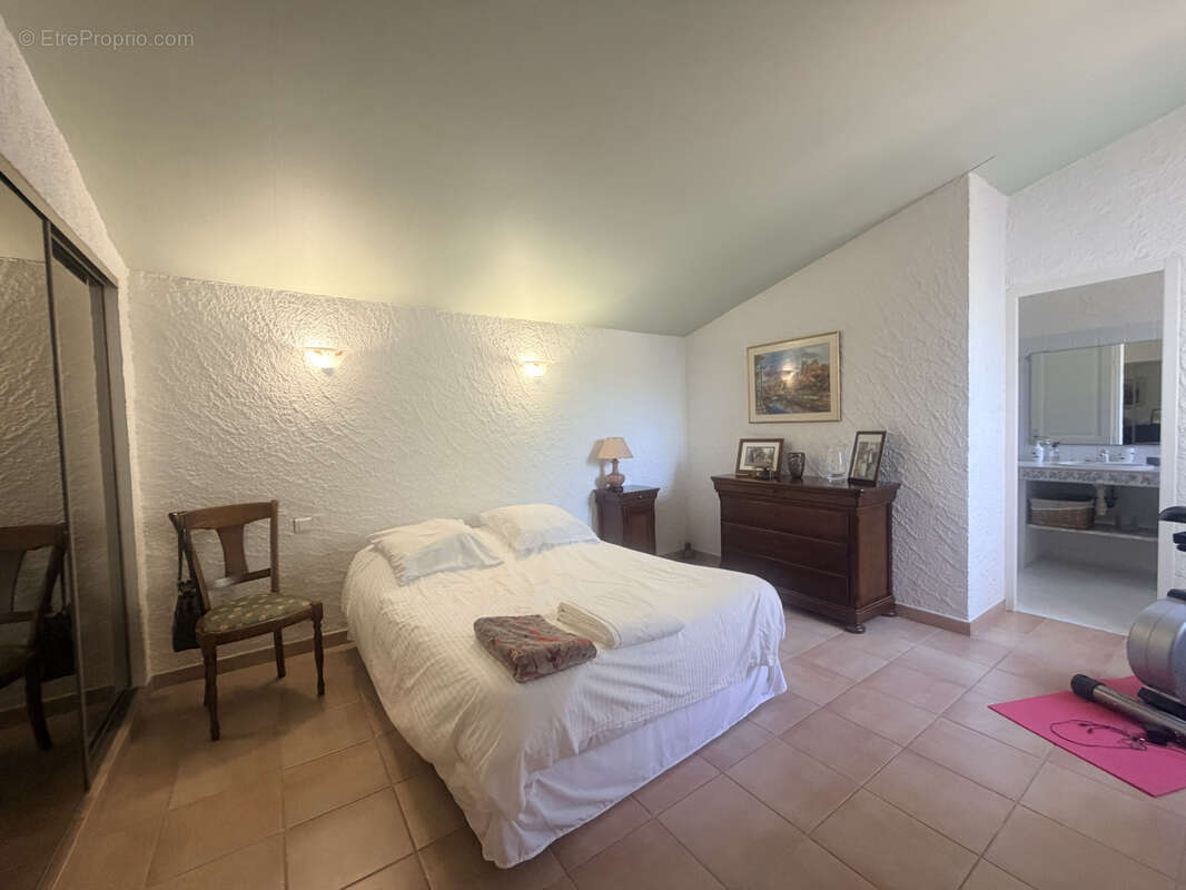 Caroline Bleuze Immobilier vous présente cette sup - photo 22