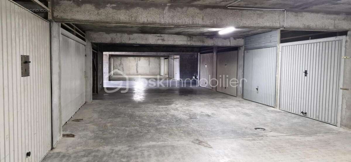 Parking à LE BARCARES