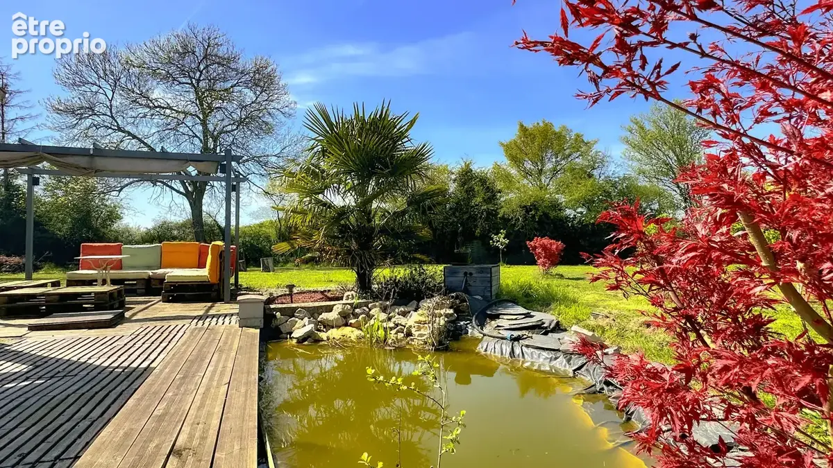Maison T9 de 206 m2 avec jardin, cave, serre et garages - Courcebœufs - photo 3