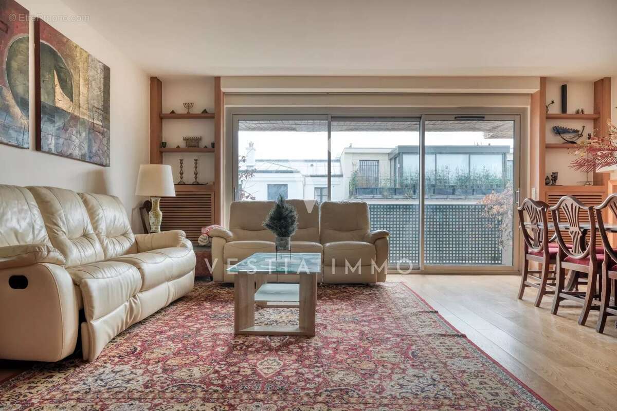 Appartement à NEUILLY-SUR-SEINE