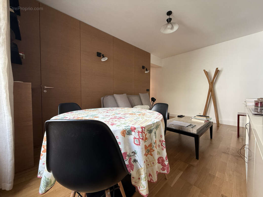 Appartement à COURBEVOIE