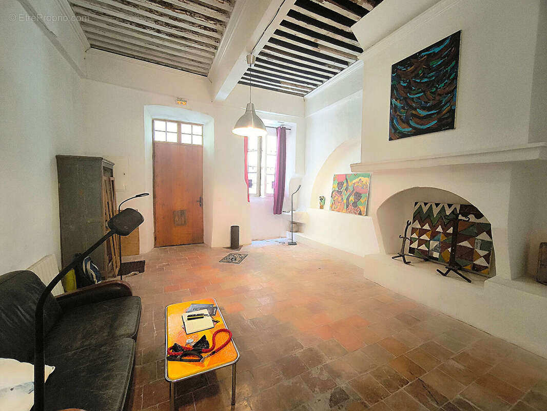 Maison de caractère à vendre à Lagrasse avec vue sur l'abbaye, terrasse de toit et studio indépendant - photo 7