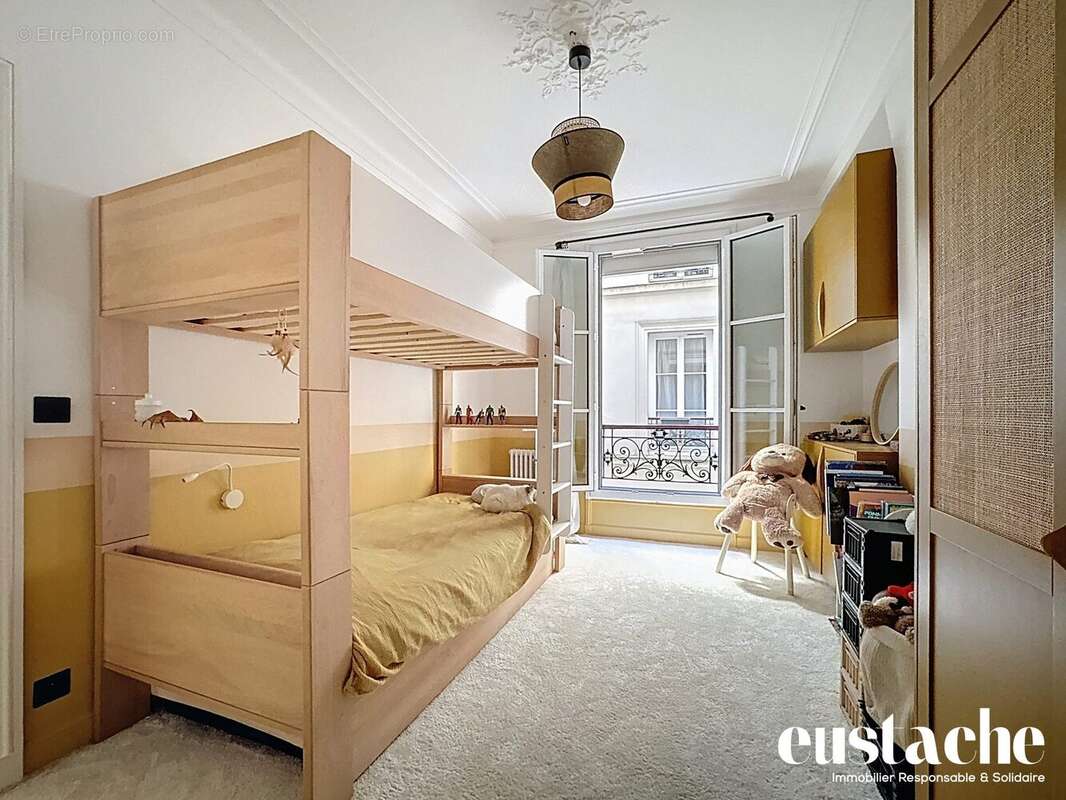 Appartement à PARIS-9E