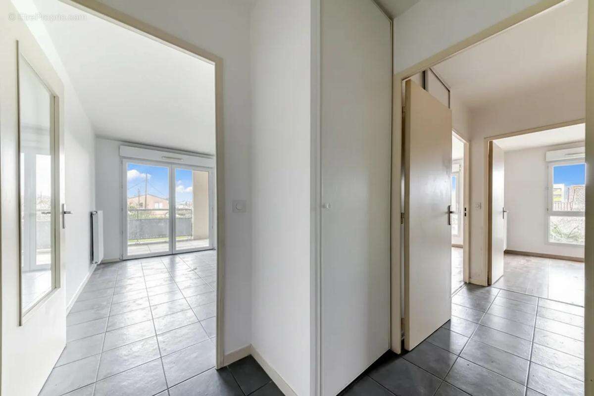 Appartement à DECINES-CHARPIEU