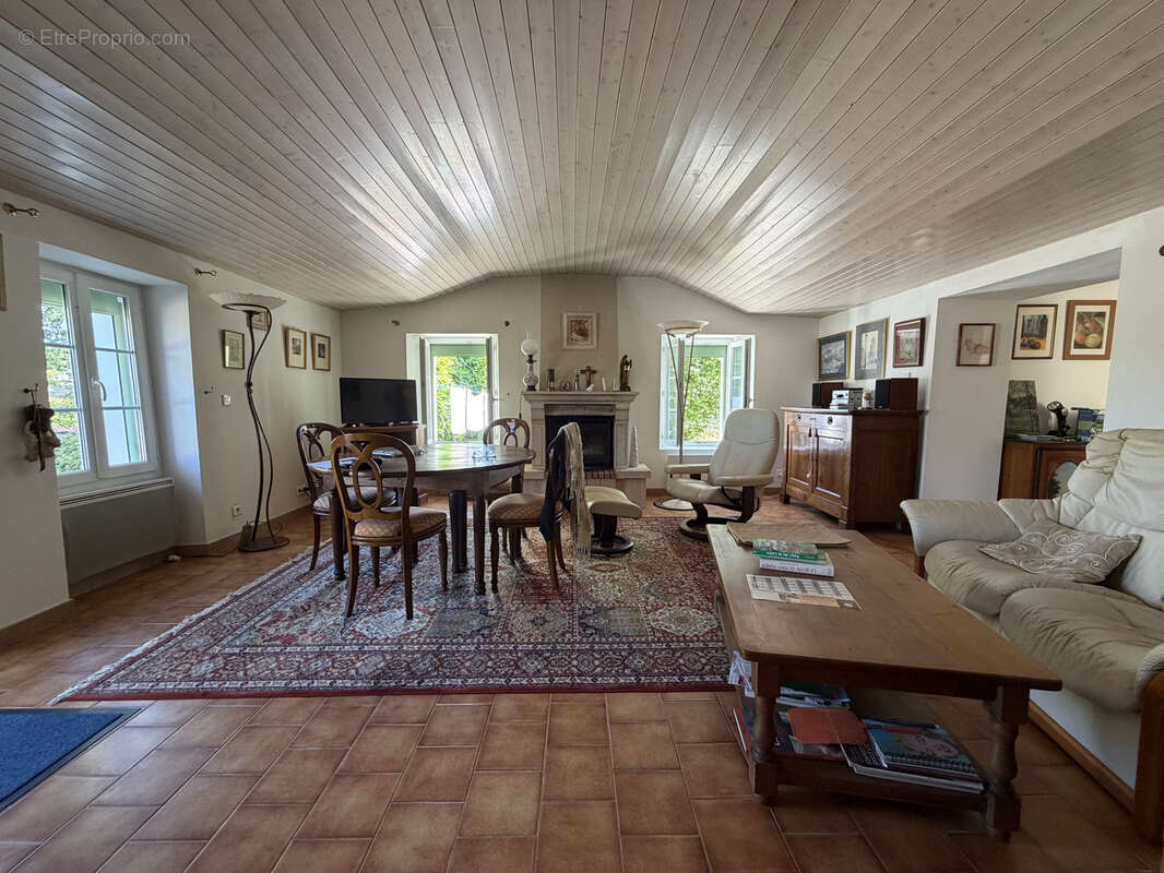 Maison à AIZENAY