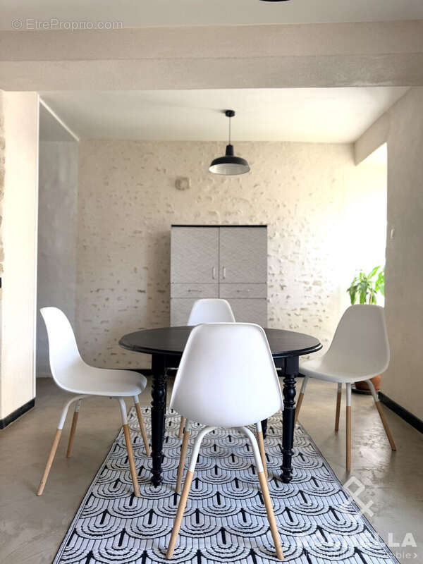 Maison 142 m² à Angliers  - photo 9