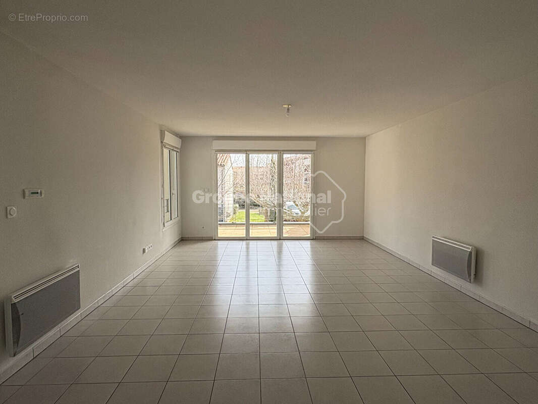 Appartement à SAINT-MARTIN-DE-CRAU