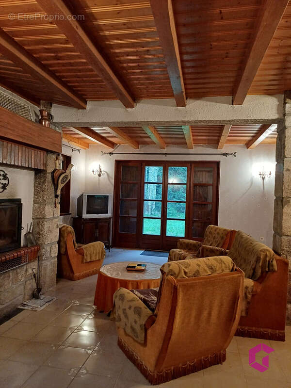 Maison d'environ 170m2 habitables, garage, dépendances sur environ 1 ha de terrain - photo 9