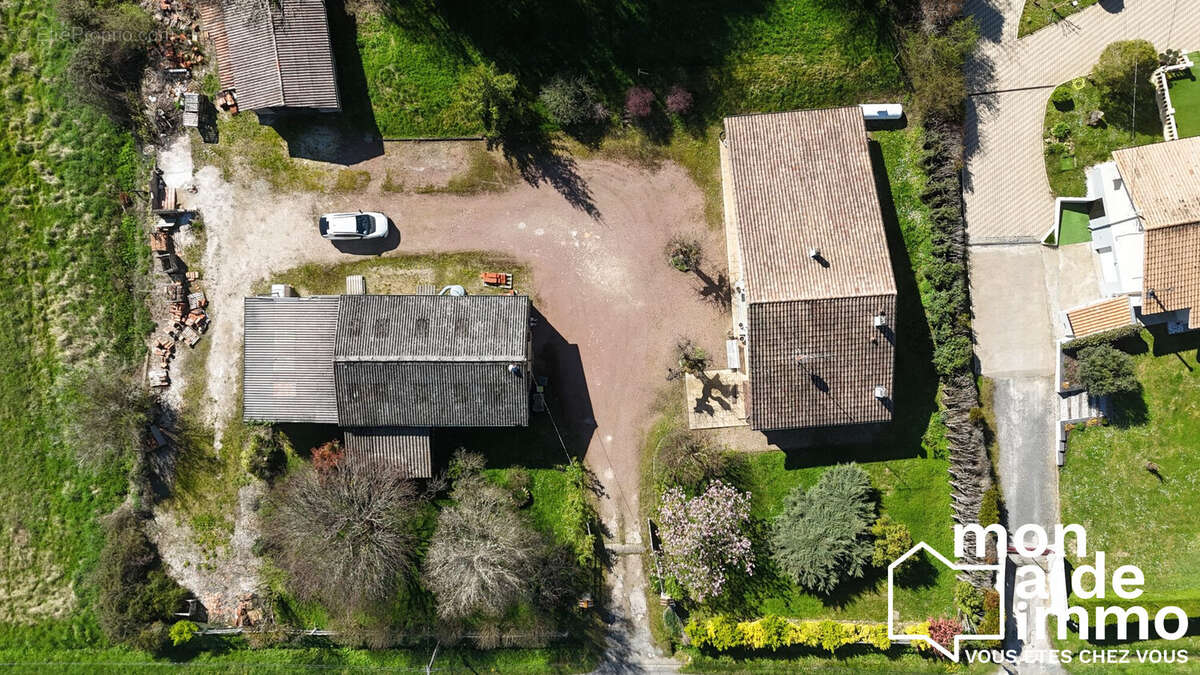 Maison 135 m² à Saint-Quentin-De-Baron  - photo 2