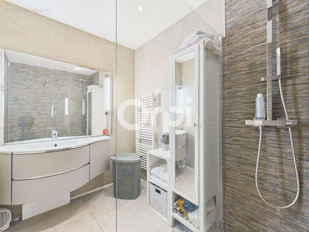 Maison à MANDELIEU-LA-NAPOULE