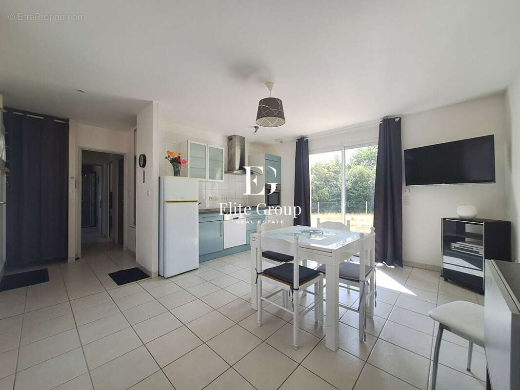 A vendre maison de 107 m² 5 pièces à Chazelles - photo 3
