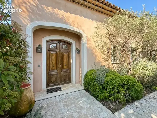 Antibes residentiel belle bastide 10 pieces 295 m2 sur un terrain de 3000 m2 - photo 2