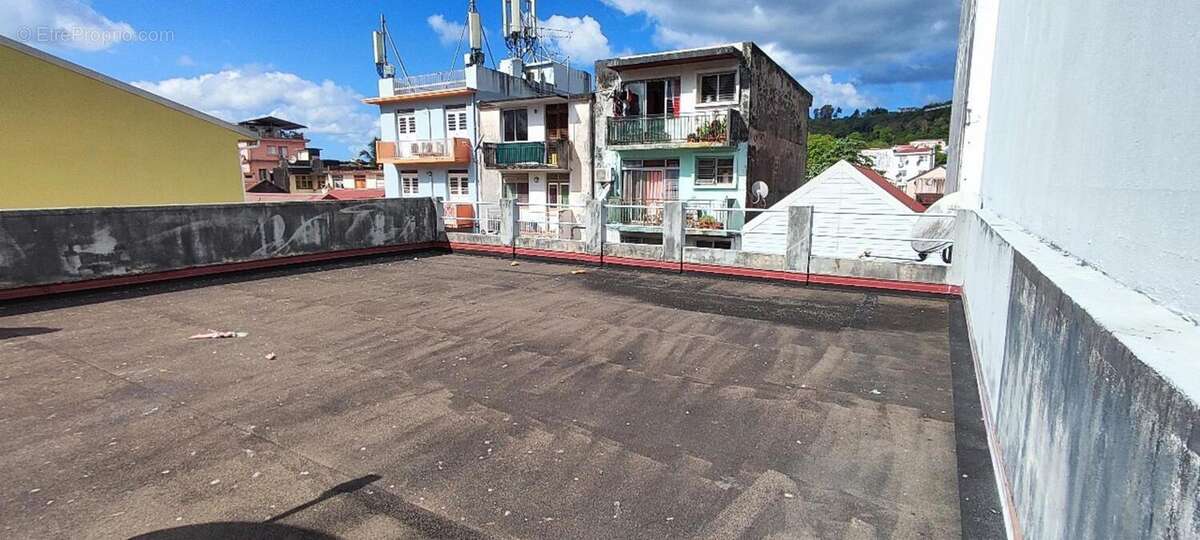 A vendre : maison a renover aux terres sainville (97200) - photo 9