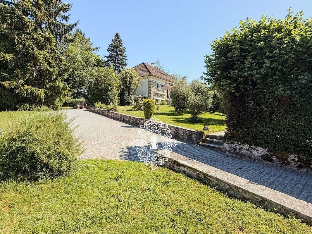 Maison à DONNEMARIE-DONTILLY