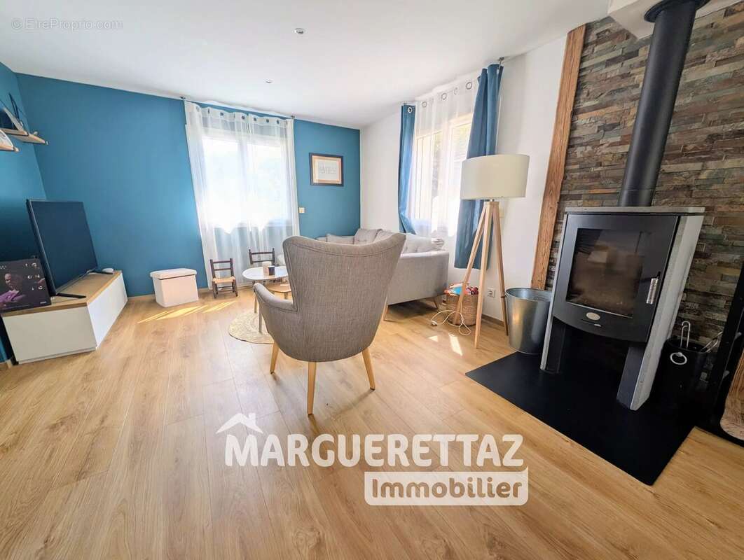Maison récente T5 sur terrain plat et clôturé - photo 8