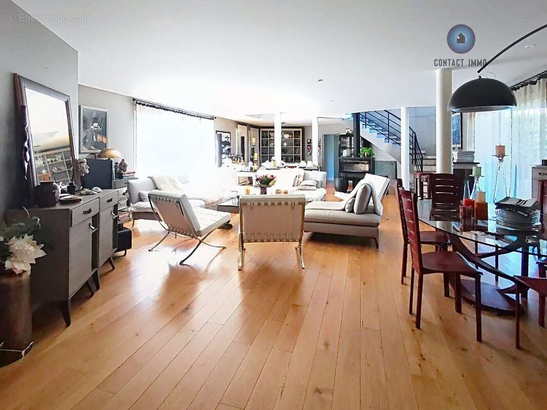 Maison à VARETZ