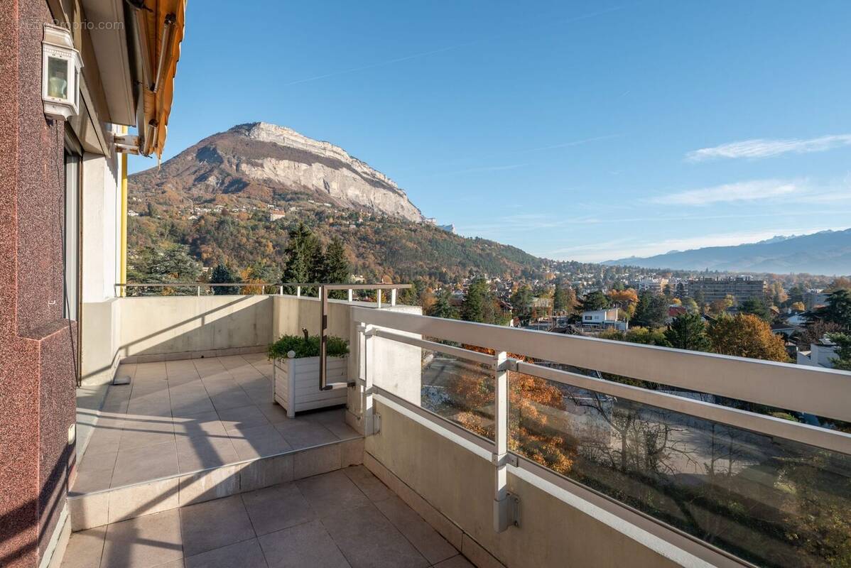 Appartement à MEYLAN