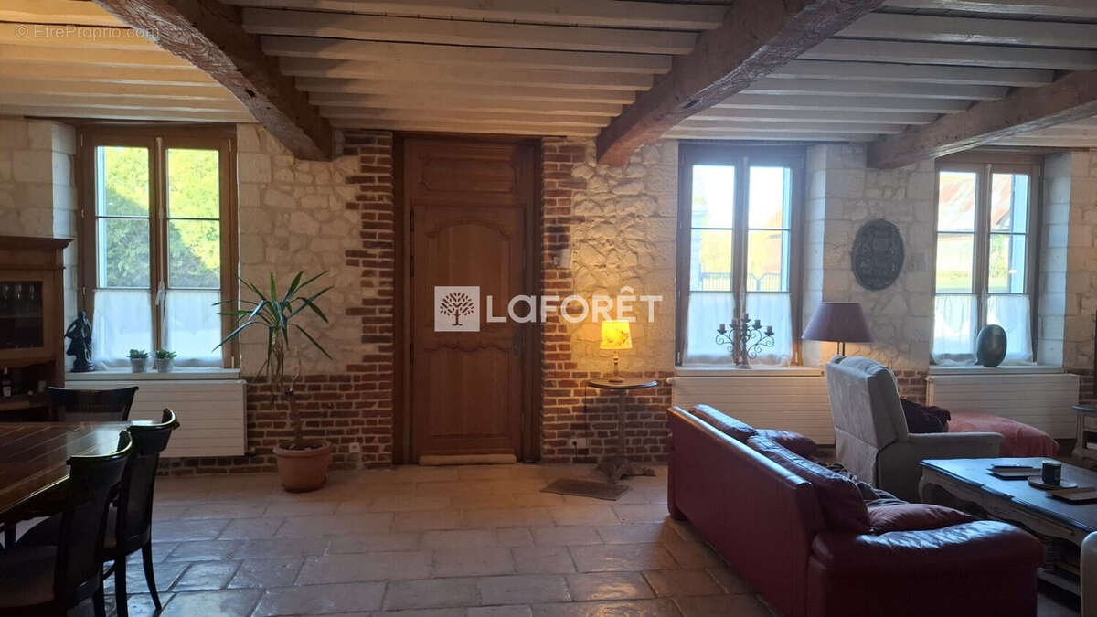 Maison à LATTRE-SAINT-QUENTIN