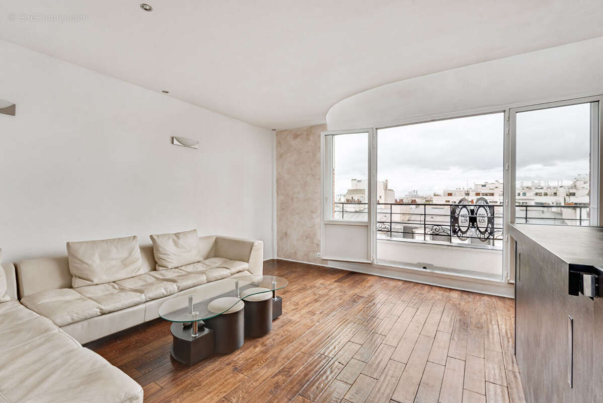 Appartement à PARIS-15E