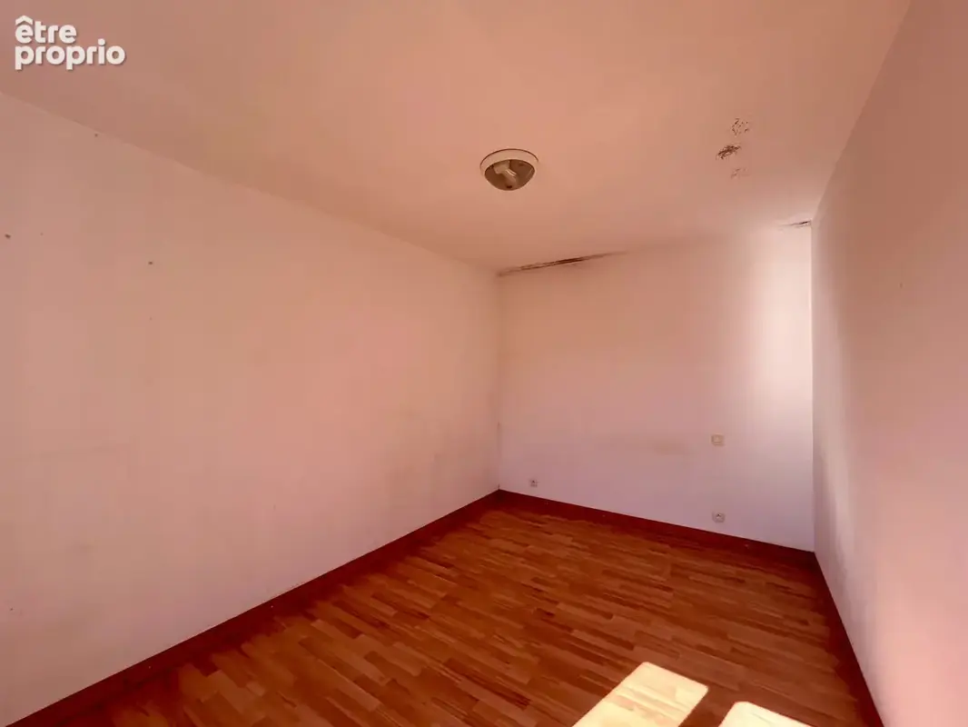 La Crèche centre, maison de ville 112 m², 3 chambres, cour - photo 6
