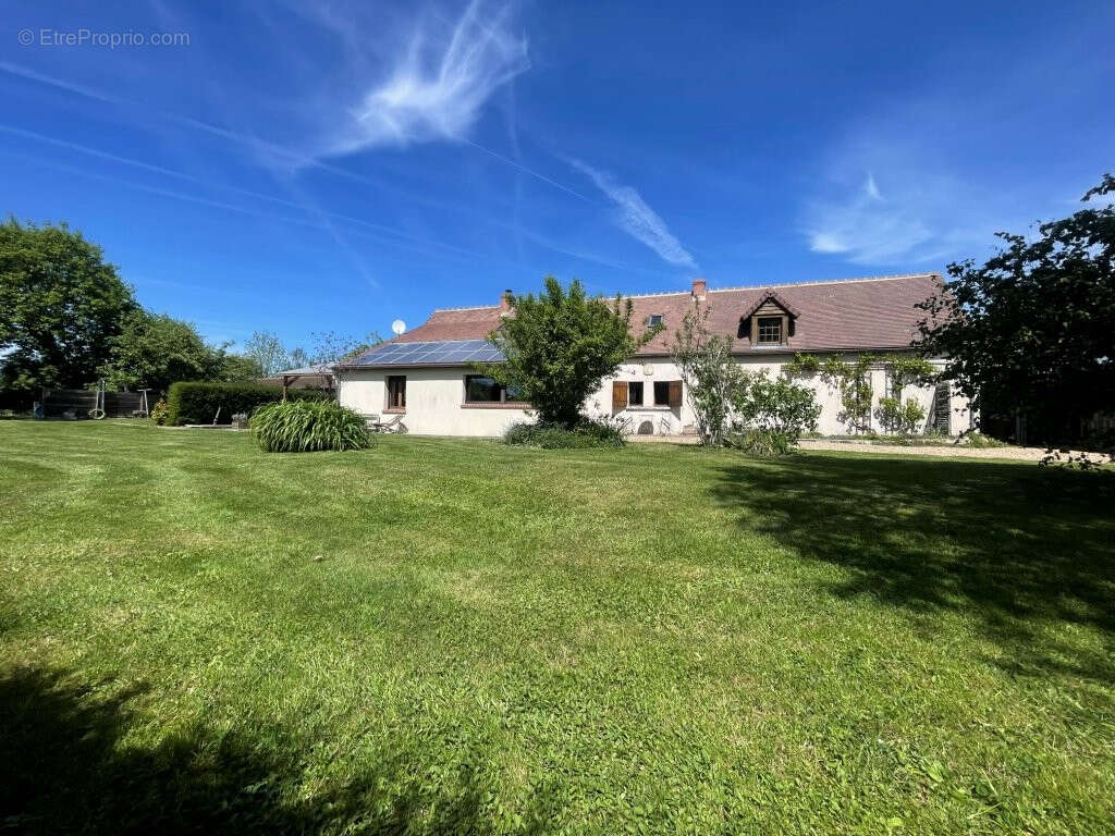 Maison à LA BAZOCHE-GOUET