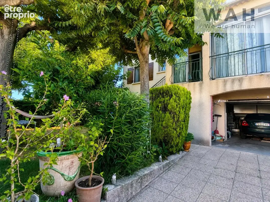 CASTRIES   Maison 3 faces avec jardin arboré, sans vis-à-vis - photo 21