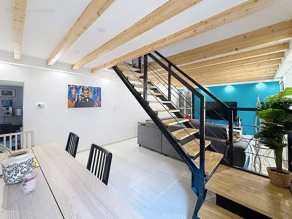 Maison à NEUFCHEF