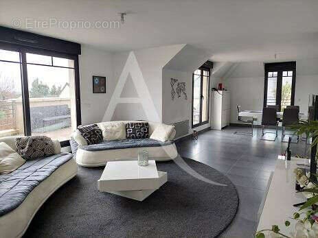 Appartement à CHEVRY-COSSIGNY