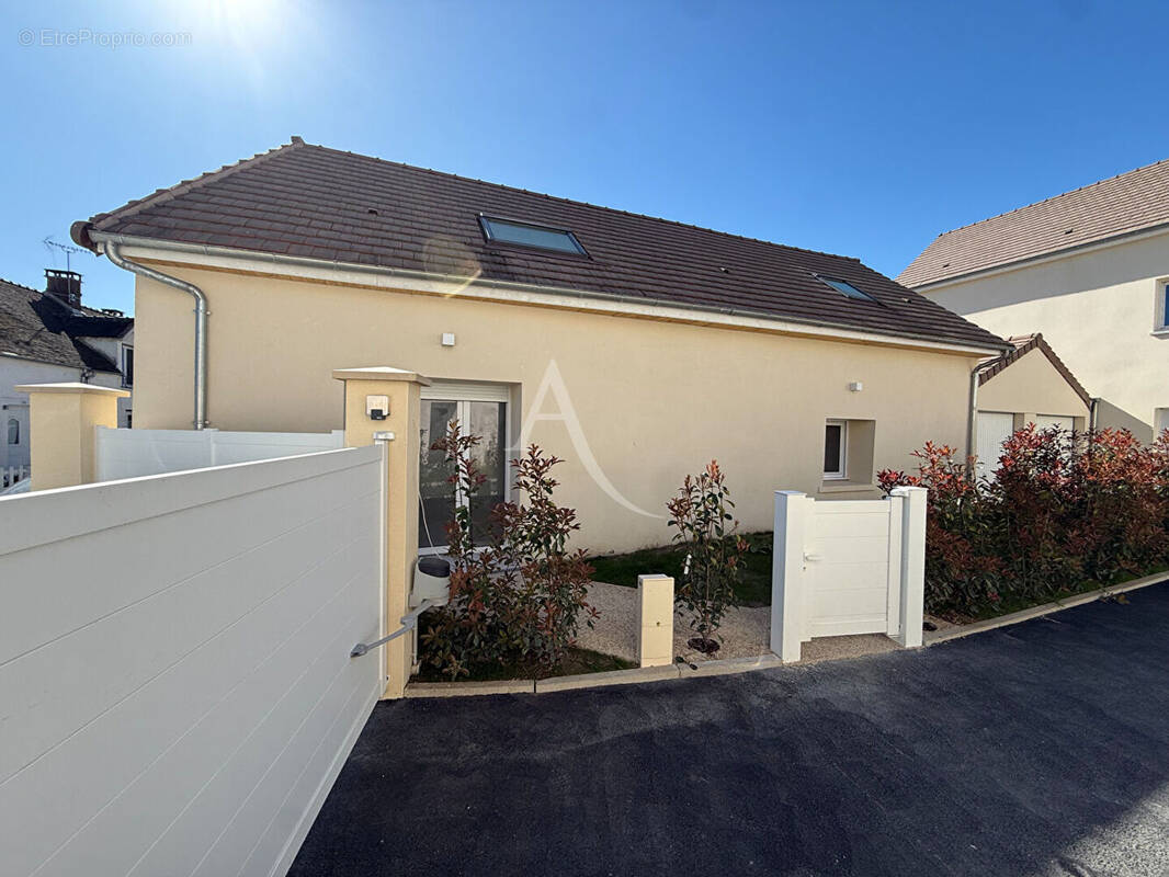 Maison à LE CHATELET-EN-BRIE