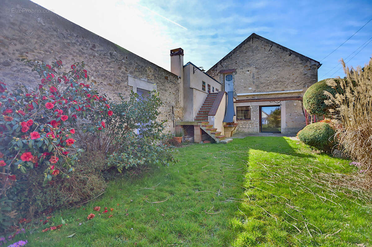 Maison à GARANCIERES