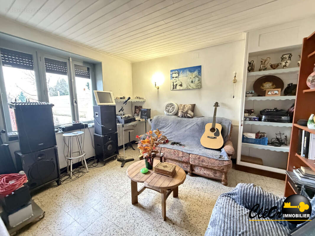 Maison à LONGEPIERRE