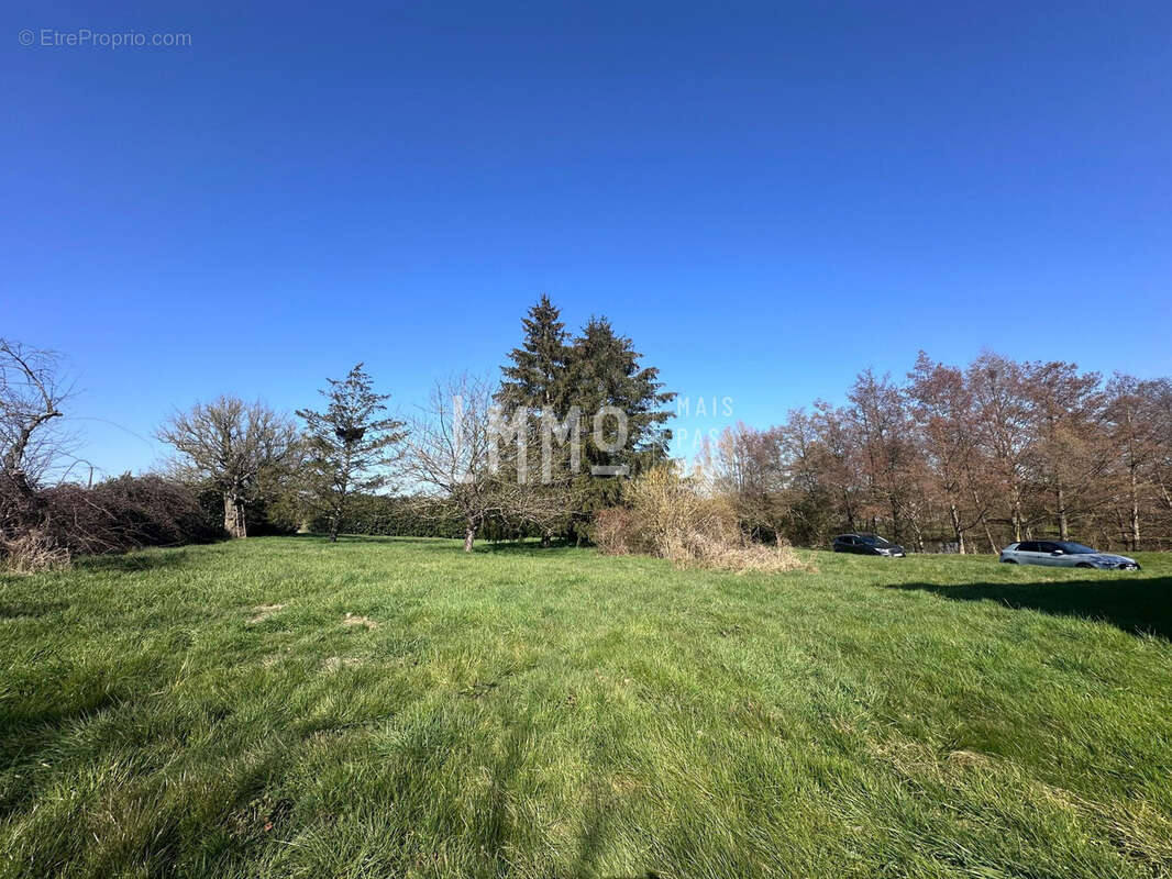 Maison à BEAUMONT-LA-RONCE