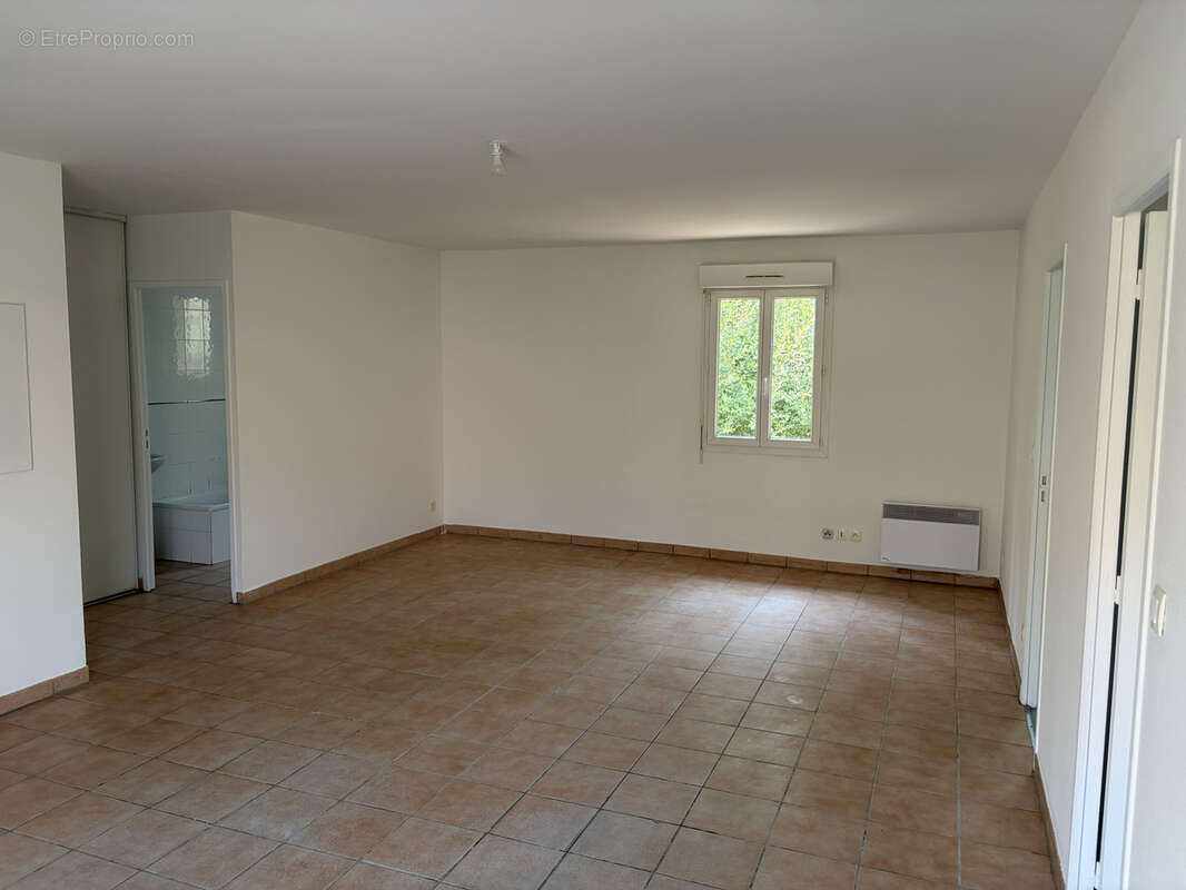 Maison T3 avec jardin privatif à vendre   ETAULIERS-Libre de tout occupant ! - photo 3