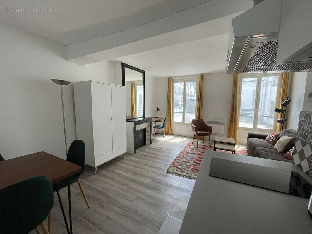 Appartement à PARIS-17E