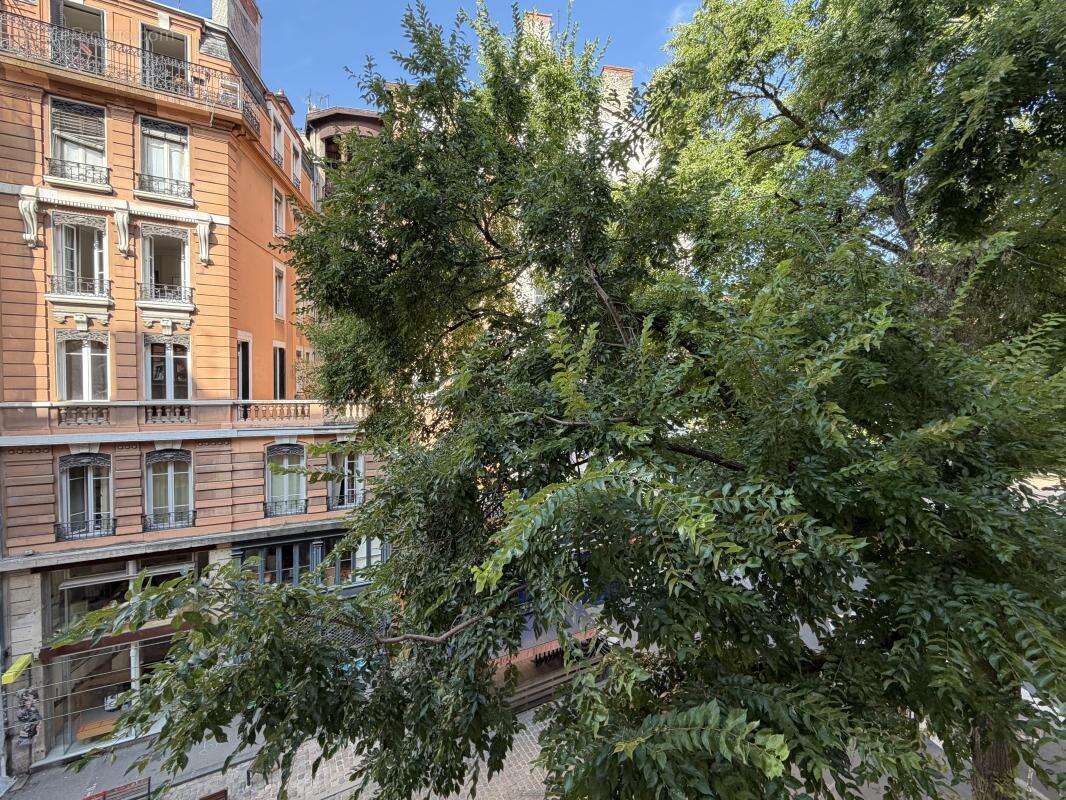 Rue Sergent Blandan - T4 de 92m² - photo 9