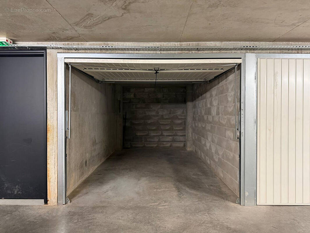 Parking à VILLEURBANNE