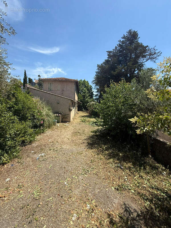 Maison à MONTAUROUX