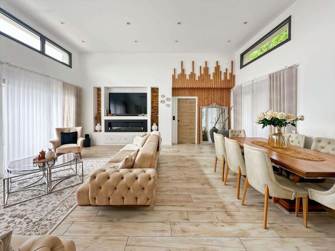 Villa contemporaine  a vendre sur les côteaux de loriol proche cliousclat - photo 3