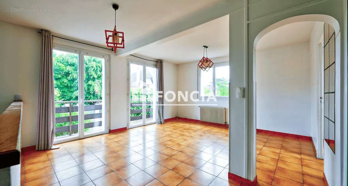 Maison à VERNEUIL-SUR-SEINE