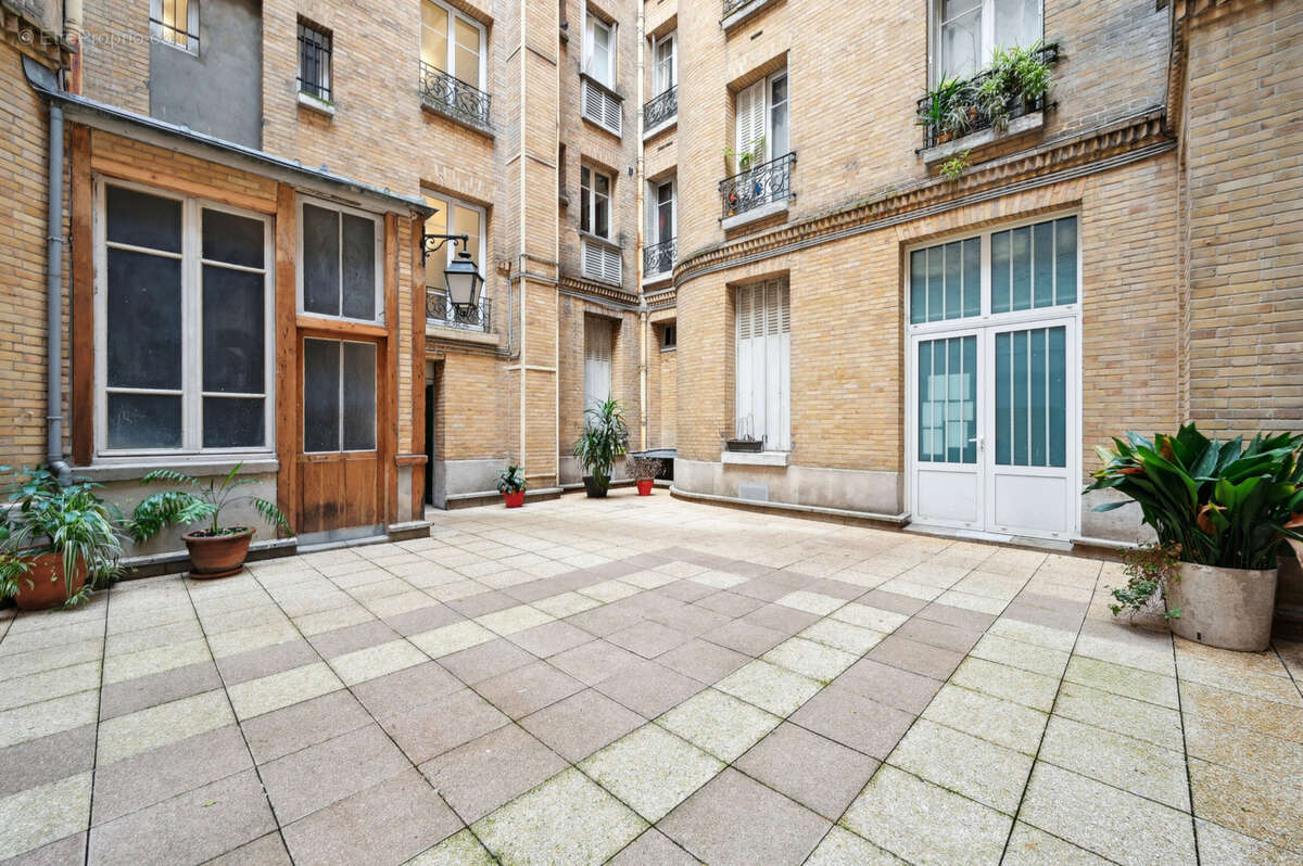 Appartement à NEUILLY-SUR-SEINE