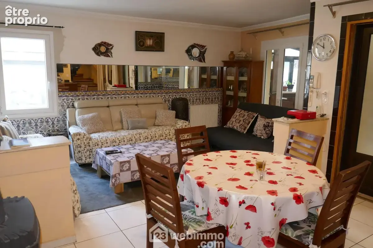 Habitation principale RDC : Pièce de vie 28,51m²