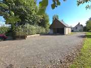 Maison à LA FERRIERE-AU-DOYEN