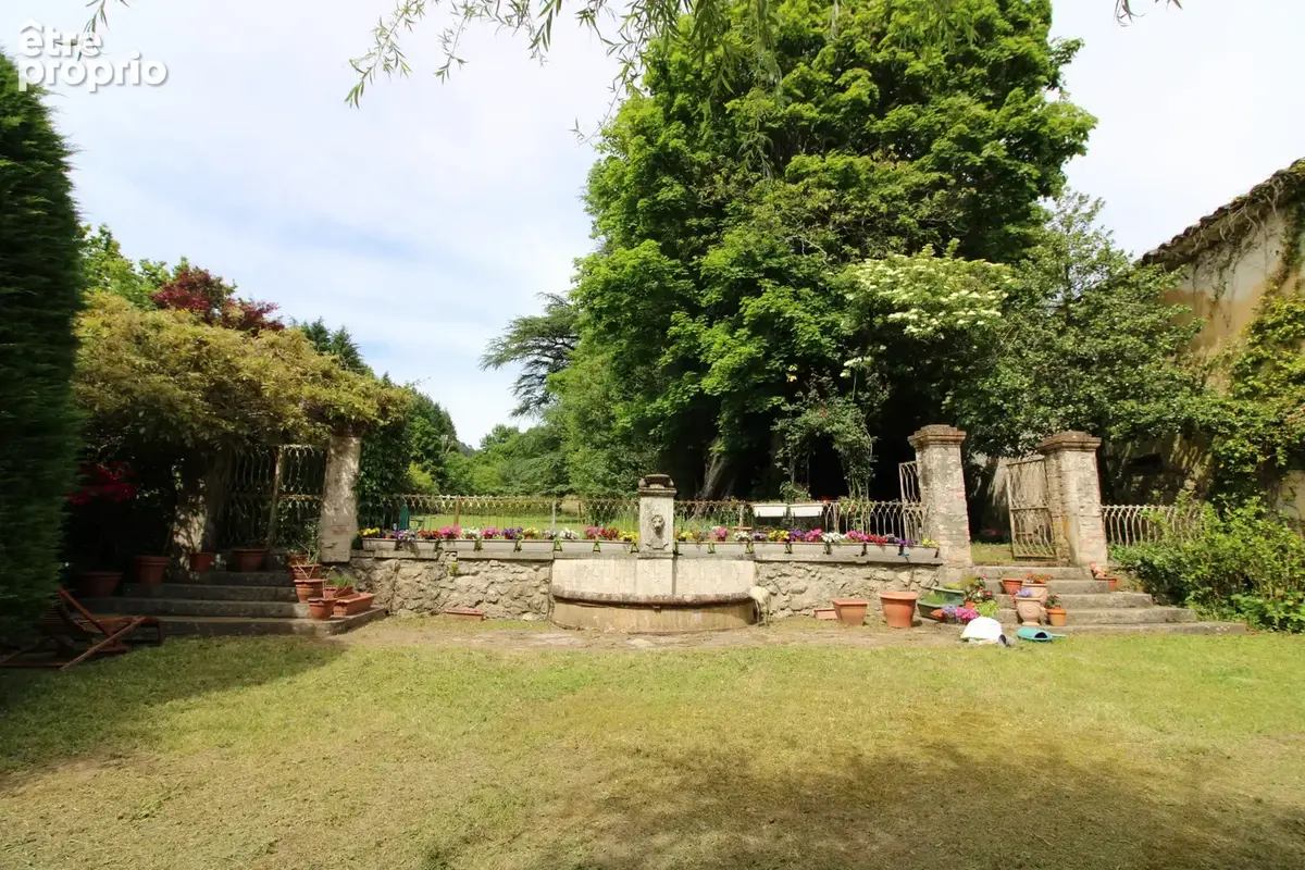 Maison de maitre 464 m2 + 150 m2 caves et garage.. - photo 14
