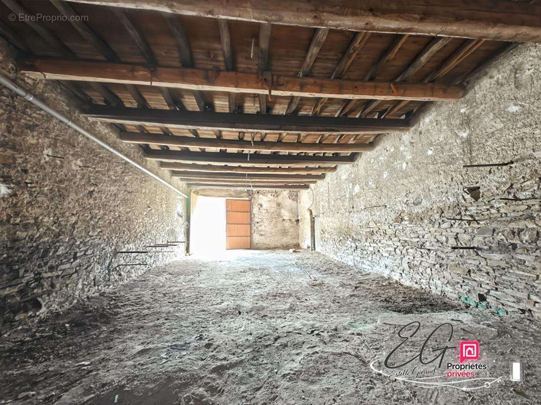 Garage - atelier de 132 m² - accès camping-car, camion ou utilitaire - photo 5