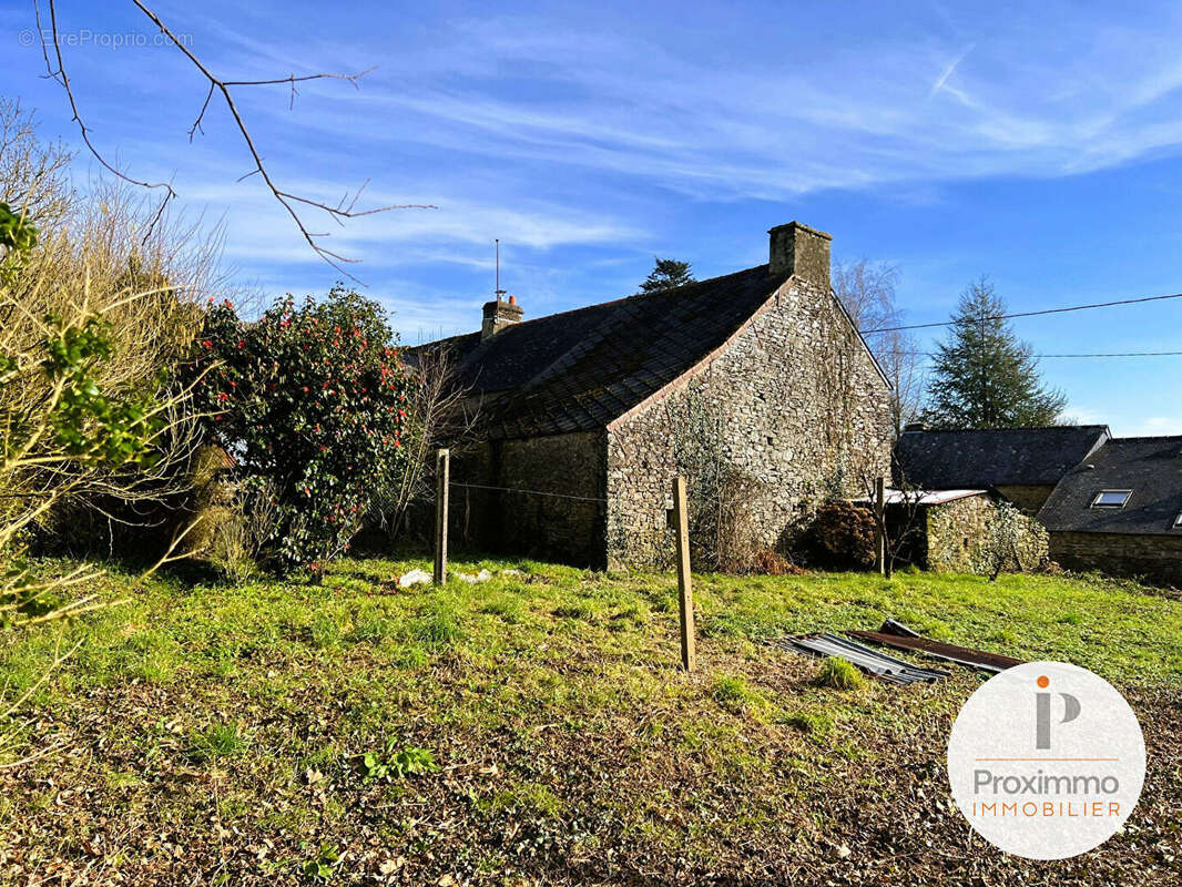 Maison à PLUHERLIN